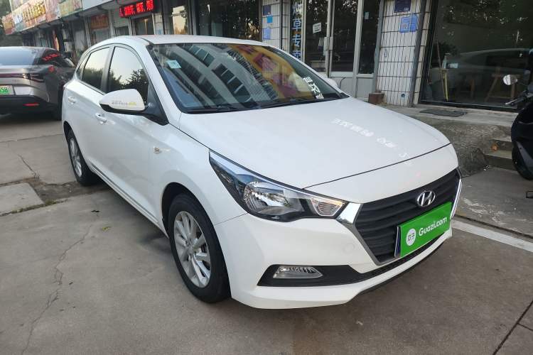 Used Hyundai Verna RV 2017 1.4L Automatic Cool Edition GLS China V Emission Standard Front Right 45 Deg