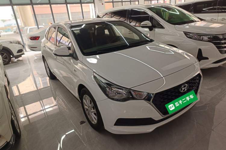 Used Hyundai Verna RV 2017 1.4L Manual Cool Edition GLS China V Emission Standard Front Right 45 Deg