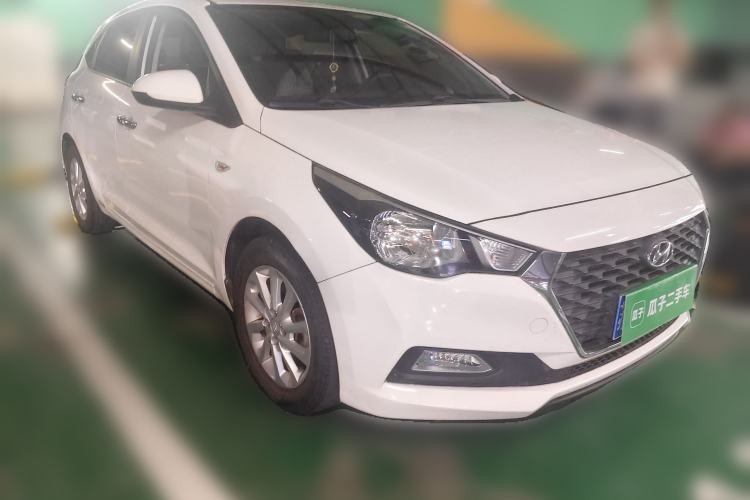 Used Hyundai Verna RV 2017 1.4L Automatic Cool Edition GLS China V Emission Standard Front Right 45 Deg