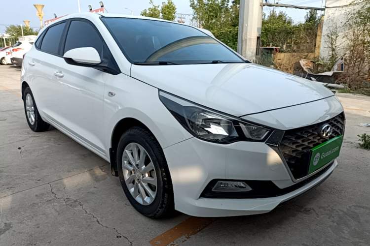 Used Hyundai Verna RV 2017 1.4L Automatic Cool Edition GLS China V Emission Standard Front Right 45 Deg