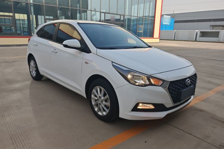 Used Hyundai Verna RV 2017 1.4L Automatic Cool Edition GLS China V Emission Standard Front Right 45 Deg