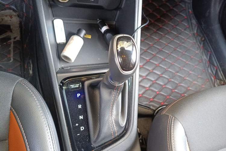 Used Hyundai Verna RV 2017 1.4L Automatic Sport Version National Emission Standard V Gear Lever