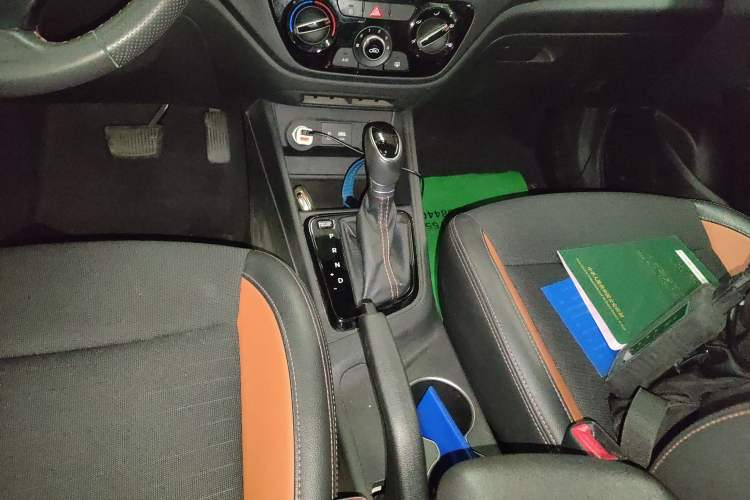 Used Hyundai Verna RV 2017 1.4L Automatic Sport Version National Emission Standard V Gear Lever
