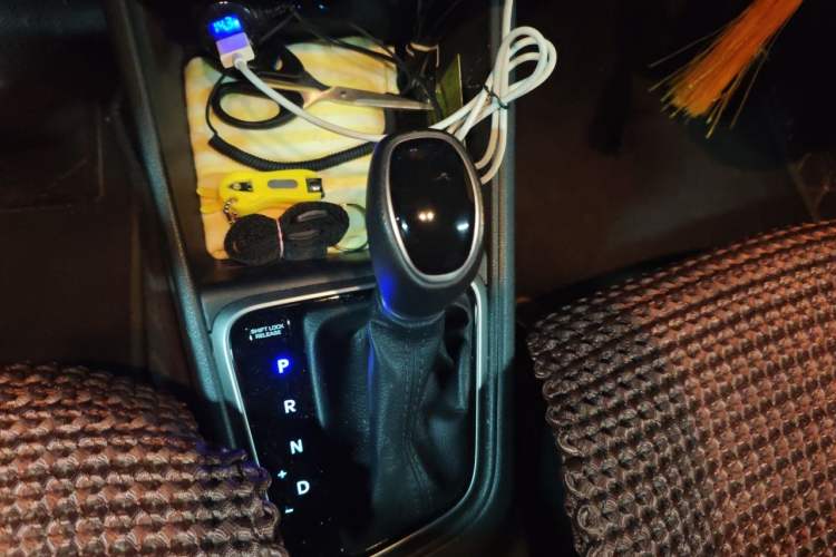 Used Hyundai Verna RV 2017 1.4L Automatic Cool Edition GLS China V Emission Standard Gear Lever