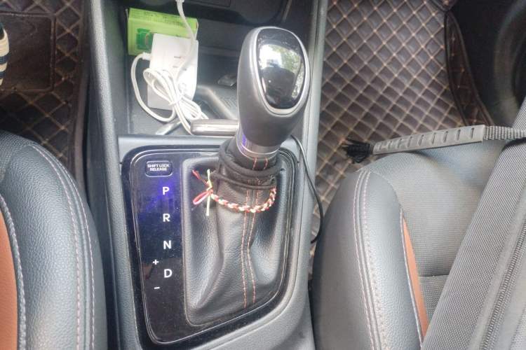 Used Hyundai Verna RV 2017 1.4L Automatic Sport Version National Emission Standard V Gear Lever