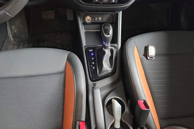 Used Hyundai Verna RV 2017 1.4L Automatic Sport Version National Emission Standard V Gear Lever