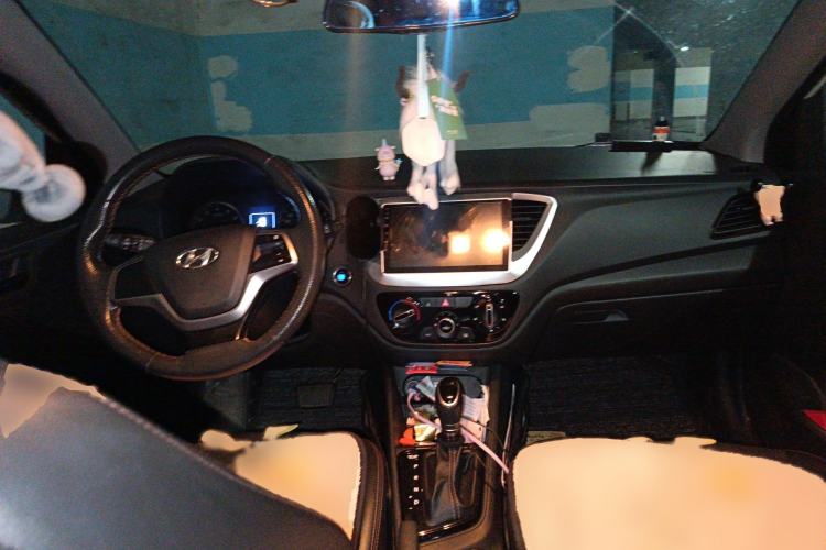 Used Hyundai Verna RV 2017 1.4L Automatic Cool Edition GLS China V Emission Standard Interior 2