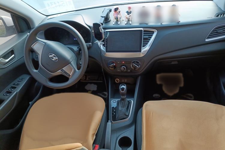 Used Hyundai Verna RV 2017 1.4L Automatic Cool Edition GLS China V Emission Standard Interior 2