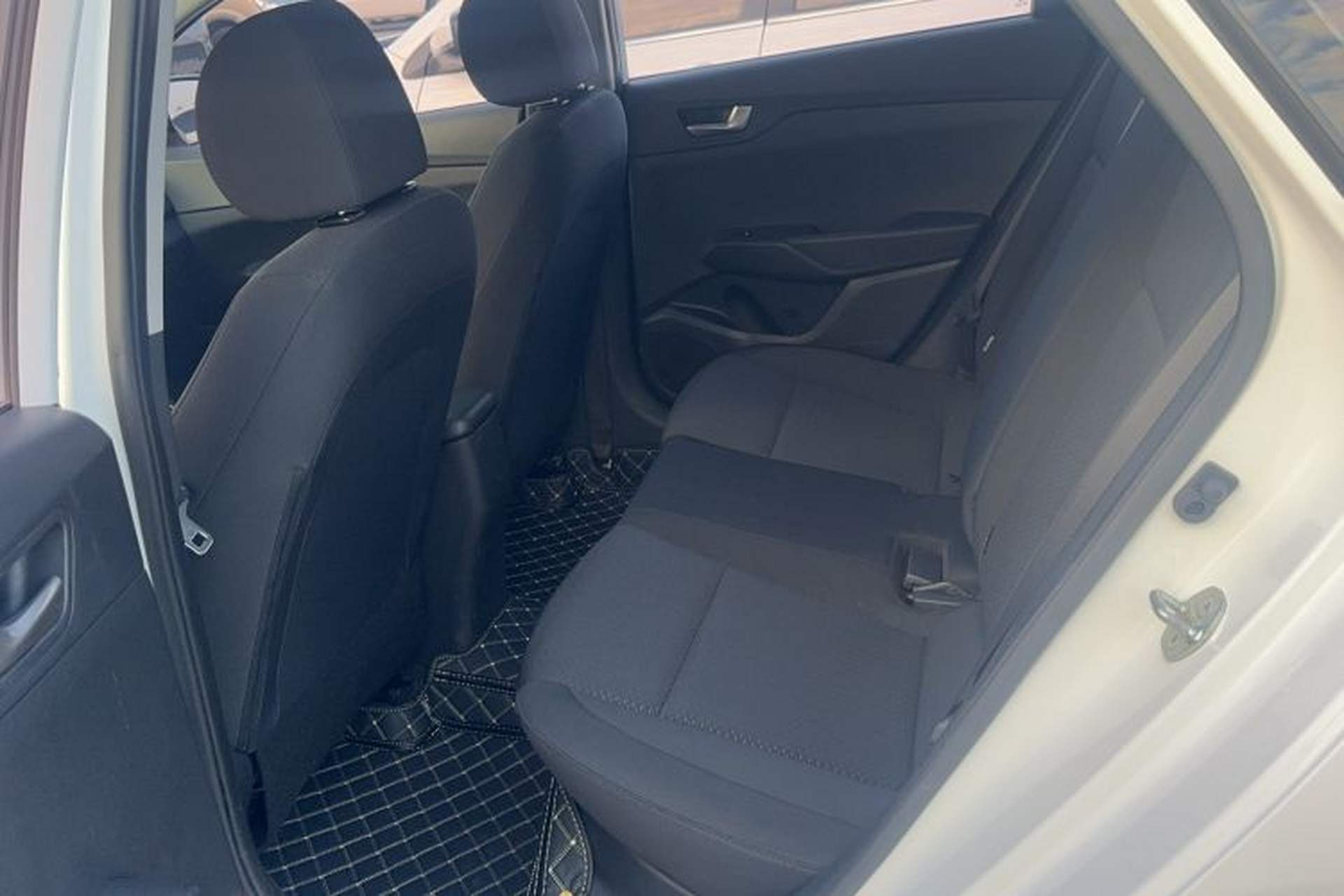 Used Hyundai Verna RV 2017 1.4L Automatic Cool Edition GLS China V Emission Standard Interior 3