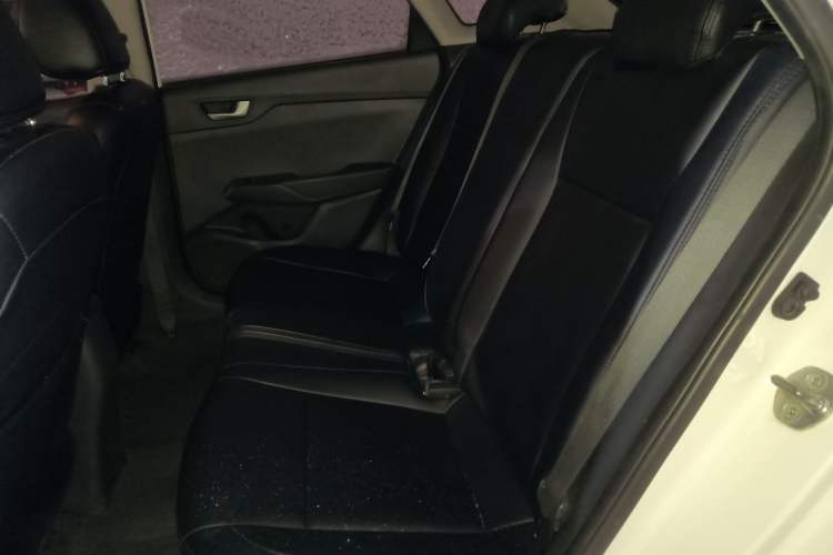 Used Hyundai Verna RV 2017 1.4L Automatic Cool Edition GLS China V Emission Standard Interior 4