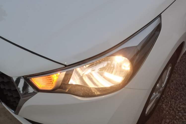 Used Hyundai Verna RV 2017 1.4L Automatic Cool Edition GLS China VI Standard Left Front Headlight