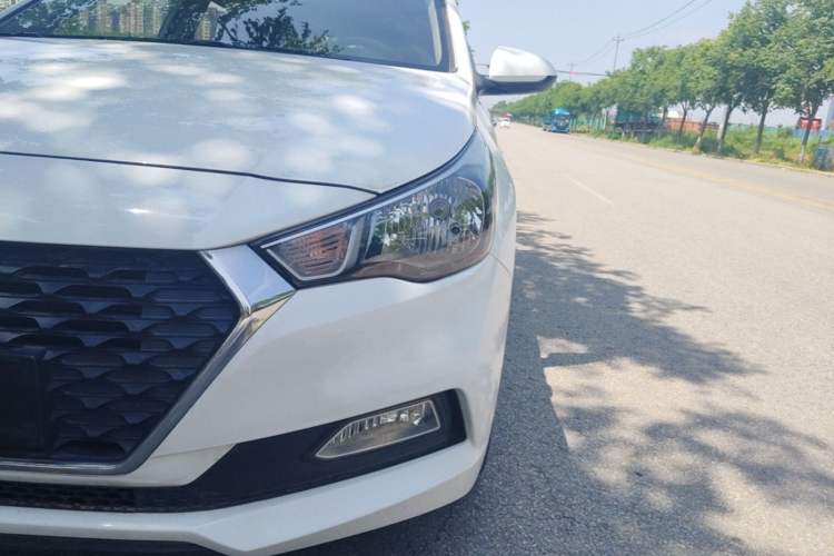 Used Hyundai Verna RV 2017 1.4L Automatic Sport Version National Emission Standard V Left Front Headlight