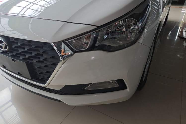 Used Hyundai Verna RV 2017 1.4L Automatic Sport Version National Emission Standard V Left Front Headlight