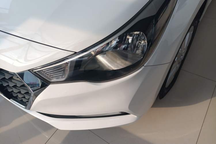 Used Hyundai Verna RV 2017 1.4L Automatic Cool Edition GLS China VI Standard Left Front Headlight