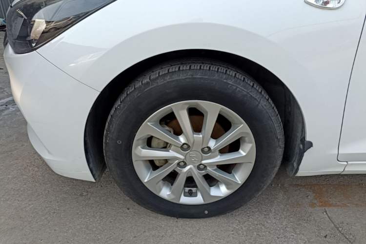 Used Hyundai Verna RV 2017 1.4L Automatic Cool Edition GLS China V Emission Standard Left Front Wheel Hub