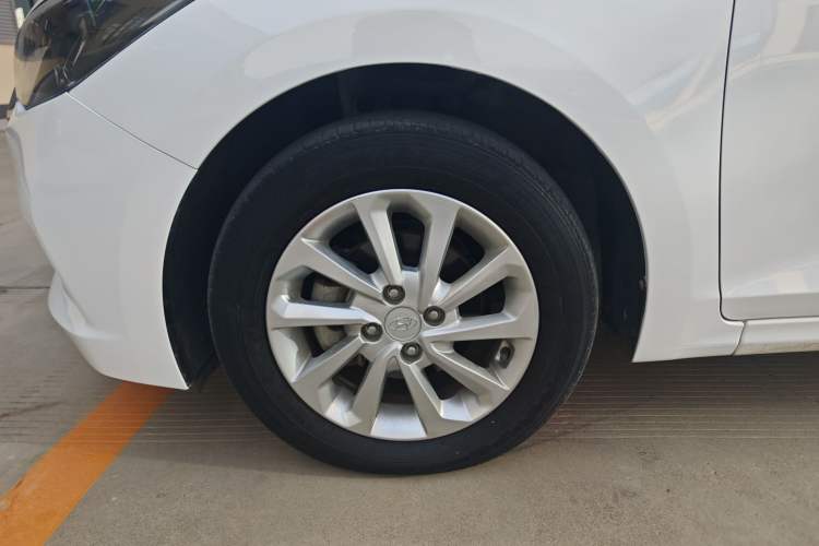 Used Hyundai Verna RV 2017 1.4L Automatic Cool Edition GLS China V Emission Standard Left Front Wheel Hub