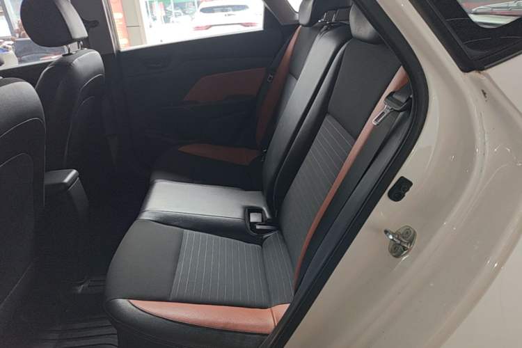 Used Hyundai Verna RV 2017 1.4L Automatic Sport Version National Emission Standard V Left Rear Seat