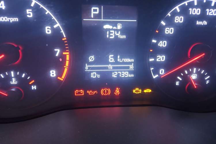 Used Hyundai Verna RV 2017 1.4L Automatic Cool Edition GLS China V Emission Standard Odometer Close Up