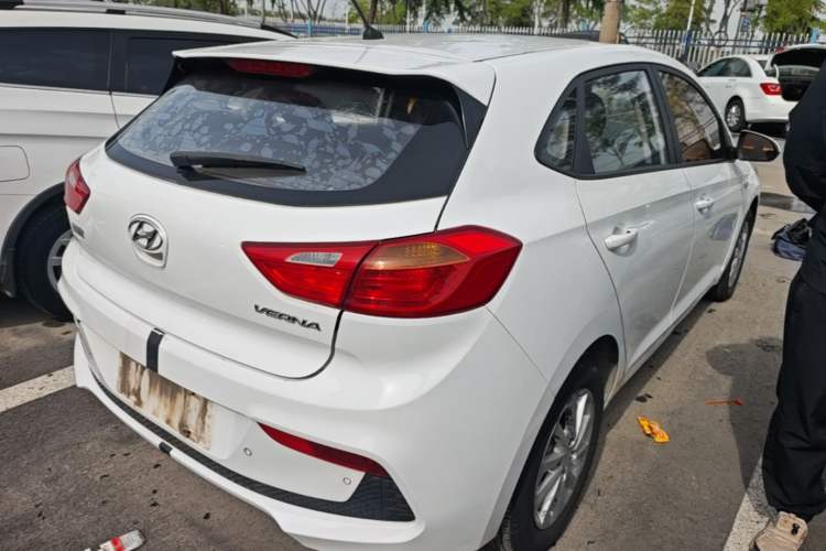 Used Hyundai Verna RV 2017 1.4L Manual Cool Edition GLS China V Emission Standard Rear Right 45 Deg