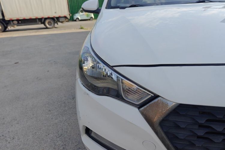 Used Hyundai Verna RV 2017 1.4L Automatic Cool Edition GLS China V Emission Standard Right Front Headlight