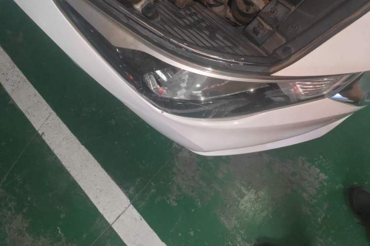 Used Hyundai Verna RV 2017 1.4L Automatic Cool Edition GLS China V Emission Standard Right Front Headlight