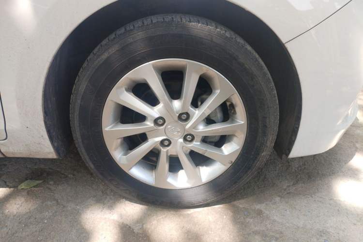 Used Hyundai Verna RV 2017 1.4L Automatic Sport Version National Emission Standard V Right Front Wheel Hub