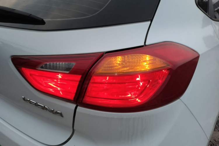 Used Hyundai Verna RV 2017 1.4L Automatic Cool Edition GLS China VI Standard Right Rear Taillight
