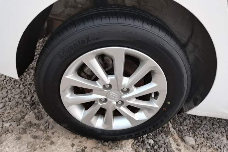 Used Hyundai Verna RV 2017 1.4L Automatic Cool Edition GLS China VI Standard Right Rear Wheel Hub