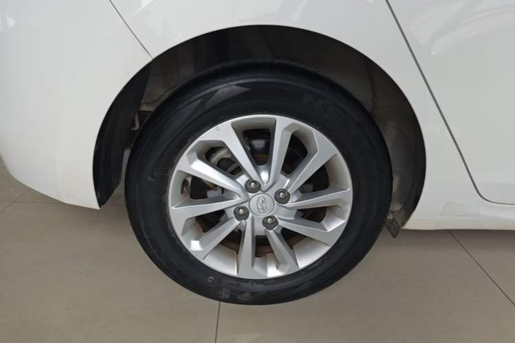 Used Hyundai Verna RV 2017 1.4L Automatic Sport Version National Emission Standard V Right Rear Wheel Hub