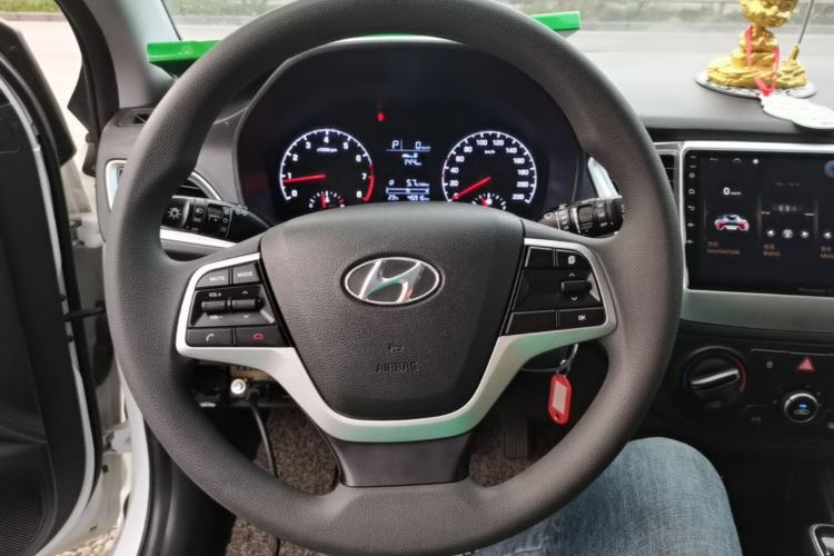 Used Hyundai Verna RV 2017 1.4L Automatic Cool Edition GLS China VI Standard Steering Wheel