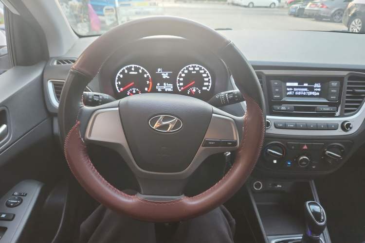 Used Hyundai Verna RV 2017 1.4L Automatic Cool Edition GLS China V Emission Standard Steering Wheel