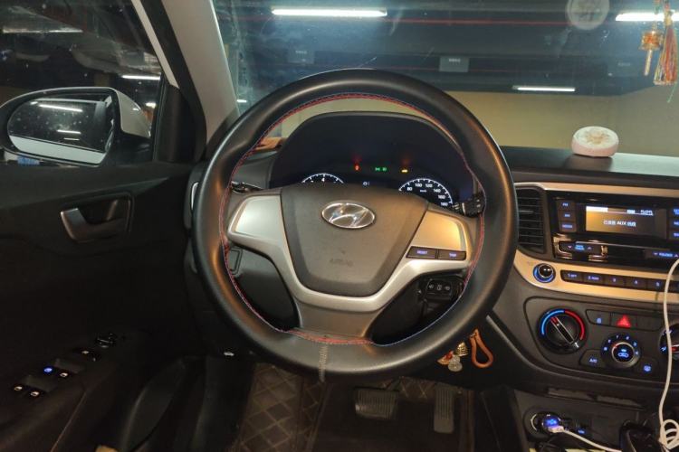 Used Hyundai Verna RV 2017 1.4L Automatic Cool Edition GLS China V Emission Standard Steering Wheel