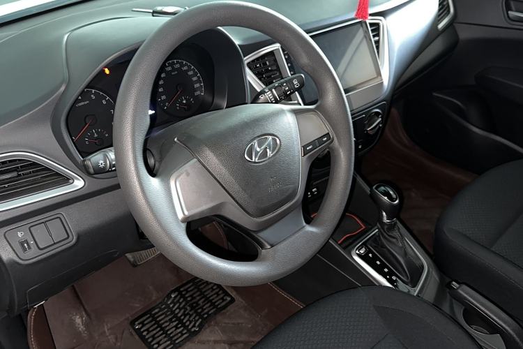 Used Hyundai Verna RV 2017 1.4L Automatic Cool Edition GLS China V Emission Standard Steering Wheel