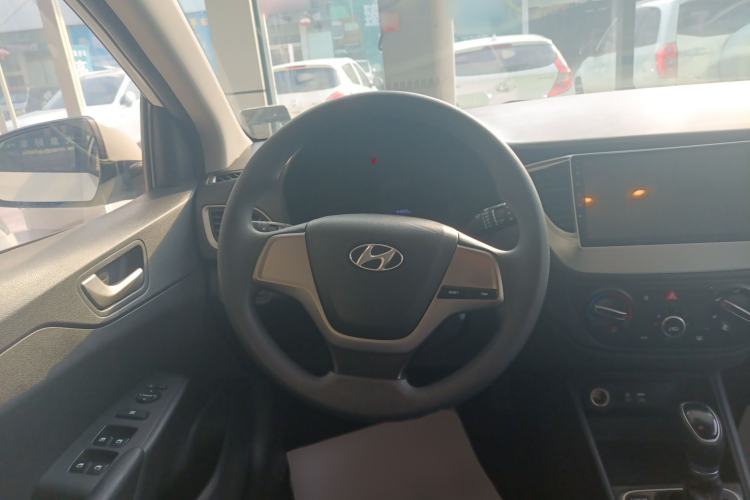 Used Hyundai Verna RV 2017 1.4L Automatic Cool Edition GLS China VI Standard Steering Wheel