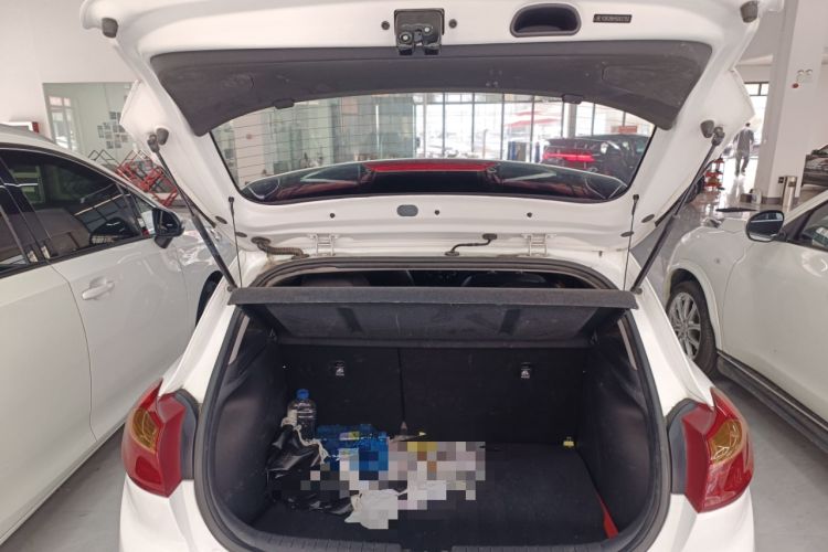 Used Hyundai Verna RV 2017 1.4L Manual Cool Edition GLS China V Emission Standard Trunk
