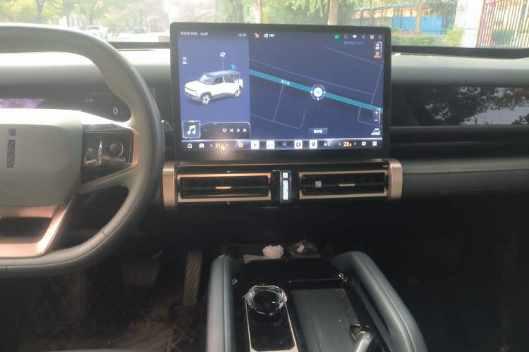 Used iCAR 03 2024 501km Four-wheel Drive Long-range Intelligent Driving Edition Audio And AC Panel
