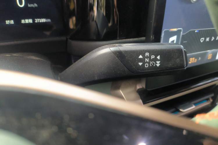 Used iCAR 03 2024 501km Four-wheel Drive Long-range Intelligent Driving Edition Gear Lever