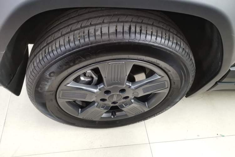 Used iCAR 03 2024 401km Two-Wheel Drive Standard Advanced Version Left Front Wheel Hub