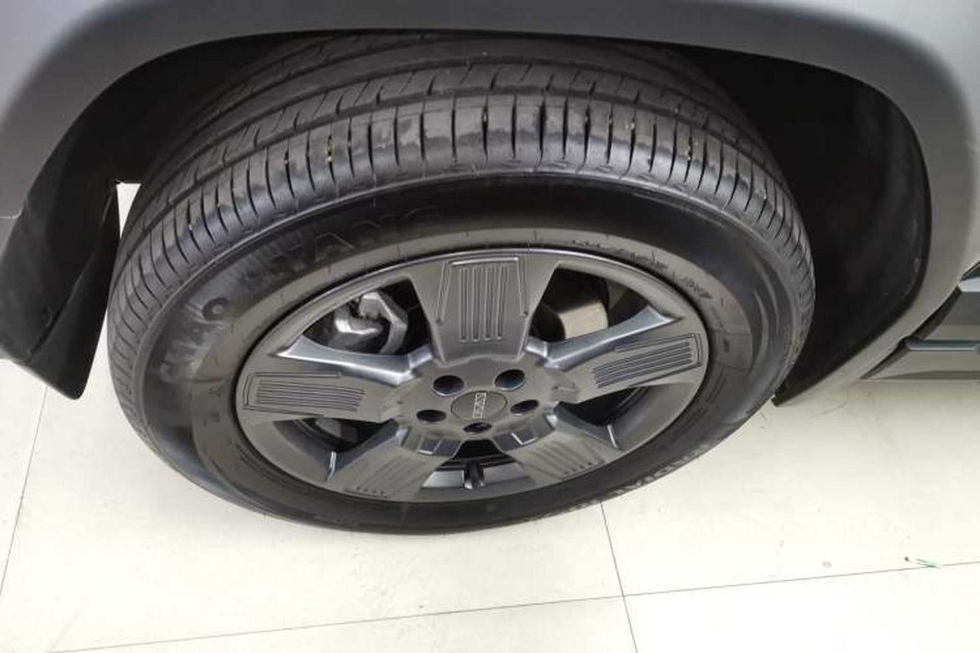 Used iCAR 03 2024 401km Two-Wheel Drive Standard Advanced Version Left Front Wheel Hub