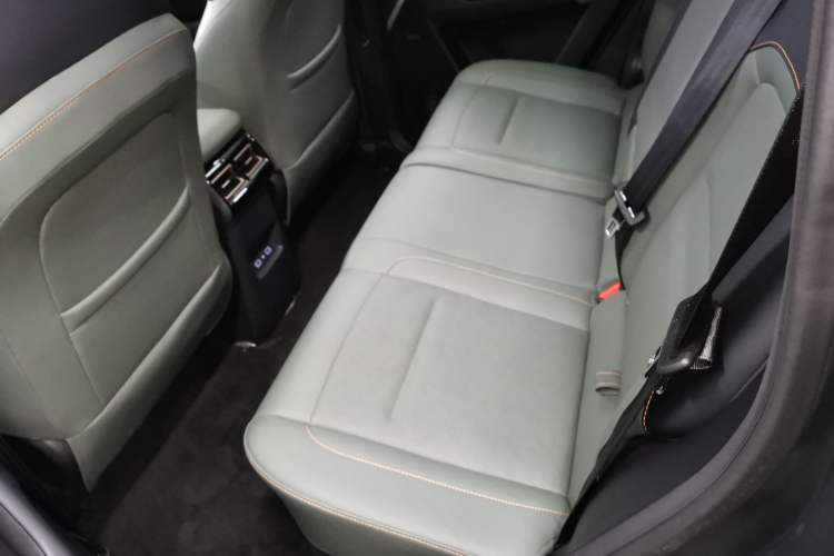 Used iCAR 03 2024 401km Two-Wheel Drive Standard Advanced Version Left Rear Seat