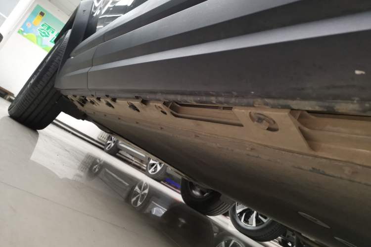 Used iCAR 03 2024 401km Two-Wheel Drive Standard Advanced Version Right Side Sill
