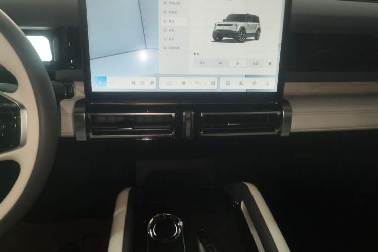 Used iCAR 03 2024 472km Four-Wheel Drive Long-Range Version Audio And AC Panel