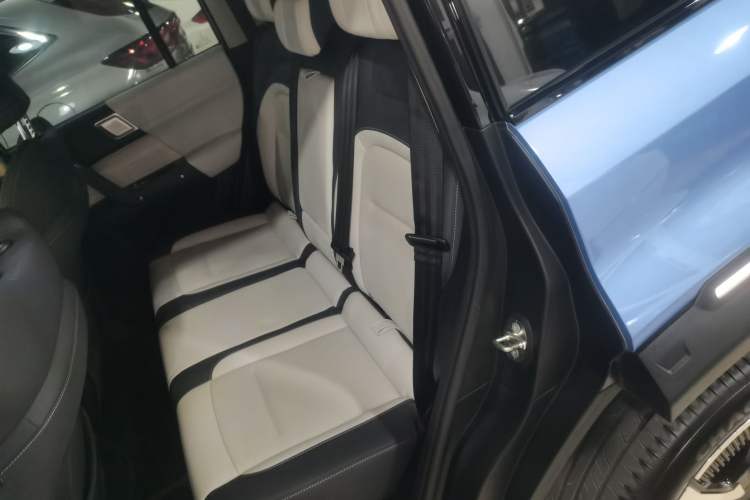 Used iCAR 03 2024 472km Four-Wheel Drive Long-Range Version Left Rear Seat