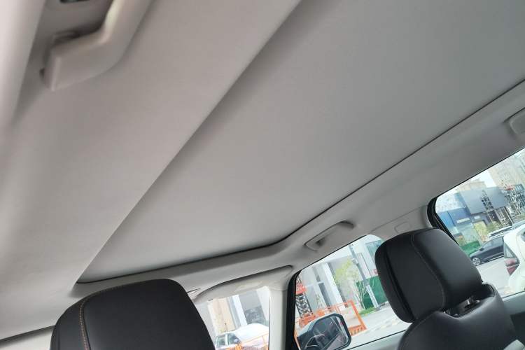 Used iCAR 03 2024 501km Four-wheel Drive Long-Range Advanced Version Headliner