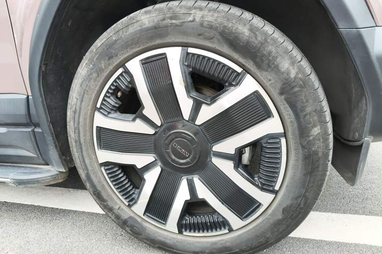 Used iCAR 03 2024 501km Four-wheel Drive Long-Range Advanced Version Right Front Wheel Hub