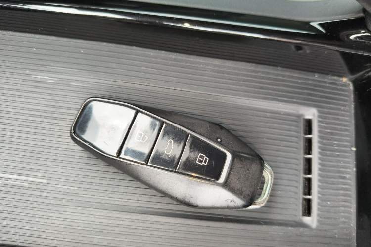 Used iCAR 03 2024 501km Four-wheel Drive Long-Range Advanced Version Vehicle Key