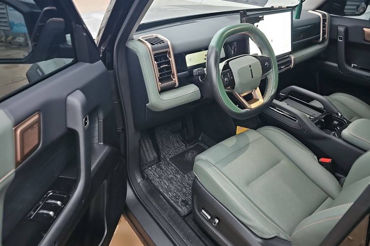 Used iCAR 03 2024 472km Four-Wheel Drive Long-Range Version Driver Seat
