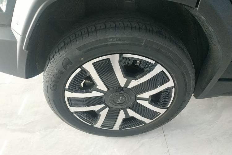 Used iCAR 03 2024 501km Four-wheel Drive Long-Range Advanced Version Exterior 8