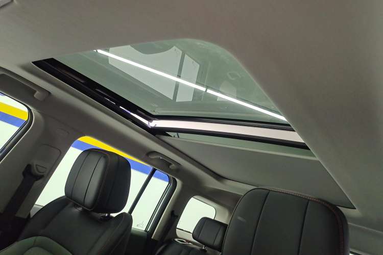 Used iCAR 03 2024 501km Four-wheel Drive Long-Range Advanced Version Headliner