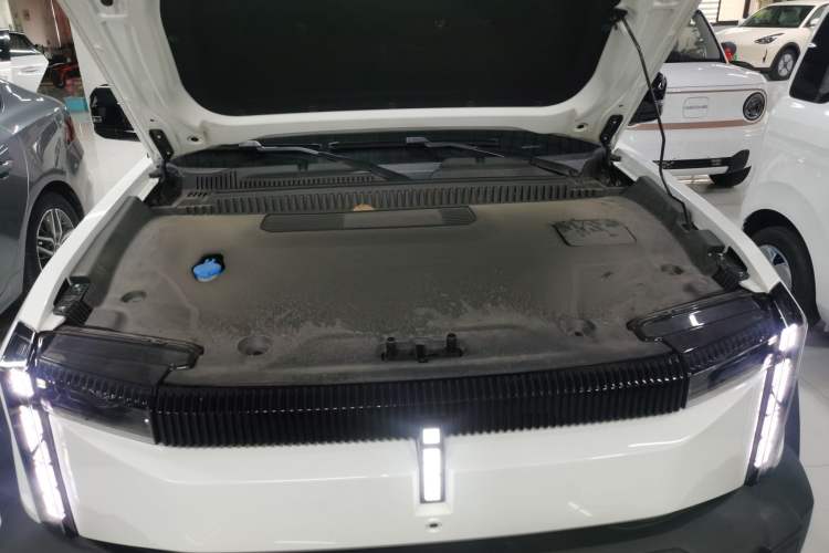 Used iCAR 03 2024 401km Two-Wheel Drive Standard Advanced Version Engine Bay